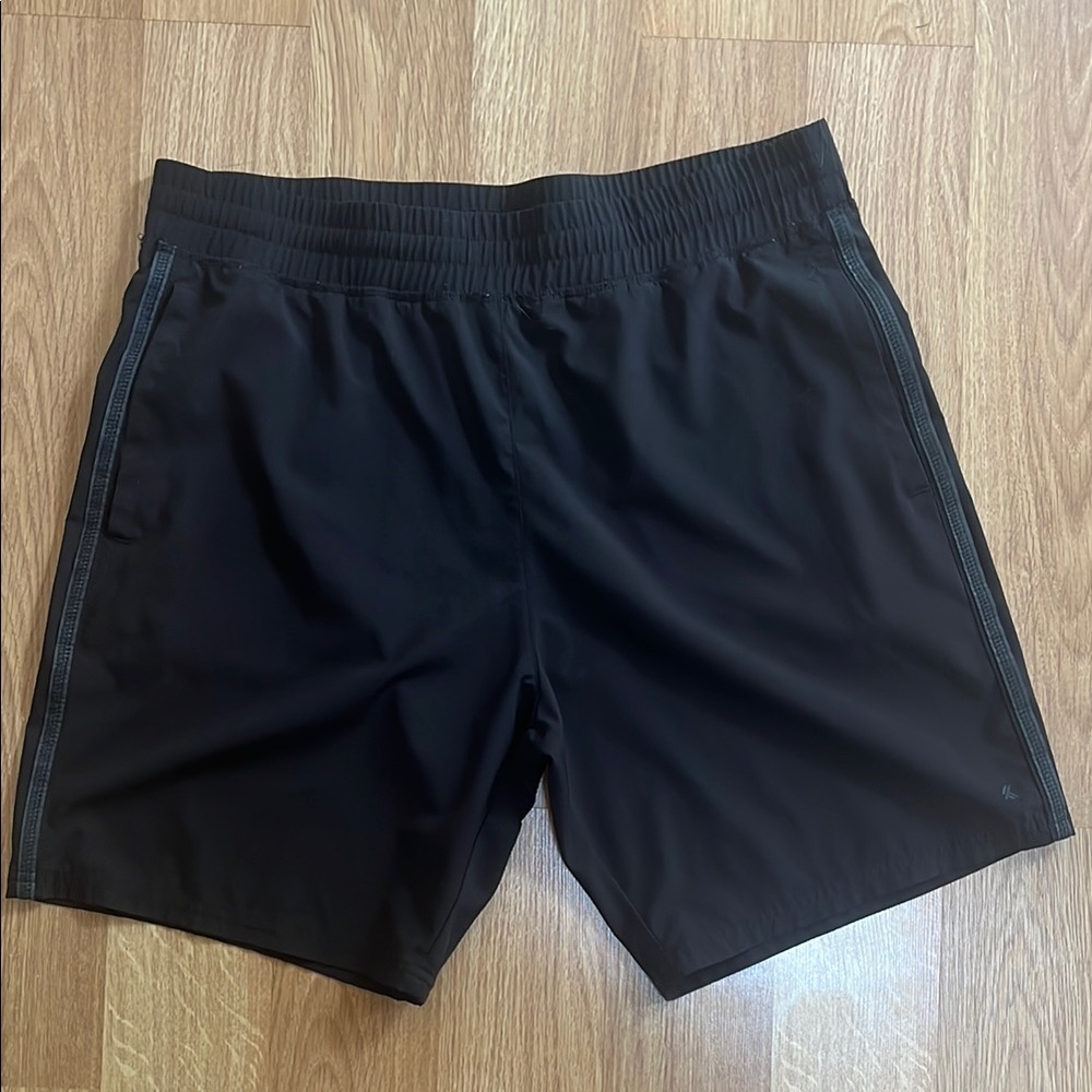 KYODAN active shorts. Medium.